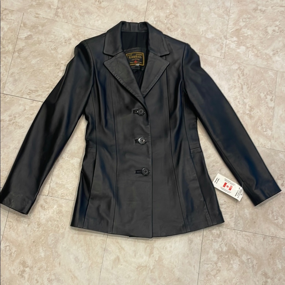 Elegant Black Leather Women's Jacket